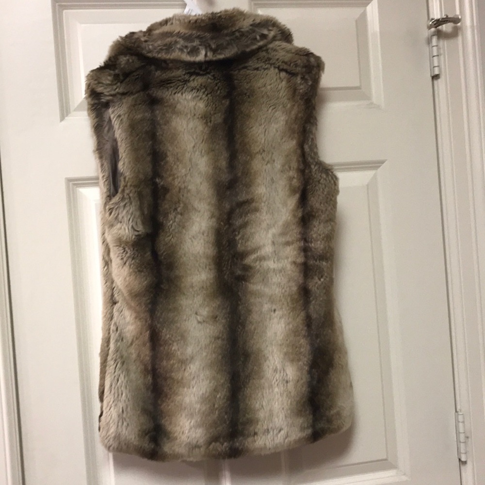 Heartloom Faux Fur Vest Size XS - Picture 2 of 4